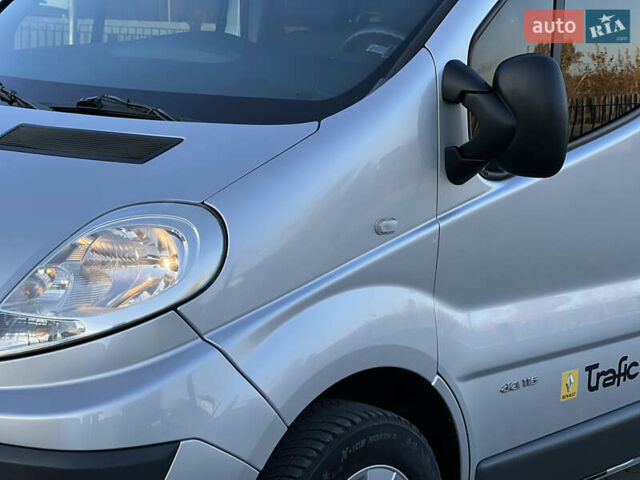 Серый Рено Трафик, объемом двигателя 2 л и пробегом 268 тыс. км за 14200 $, фото 19 на Automoto.ua
