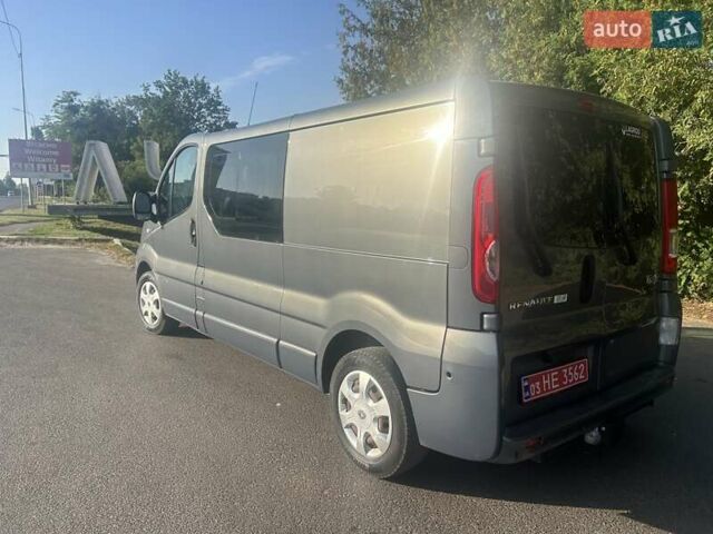 Серый Рено Трафик, объемом двигателя 2 л и пробегом 206 тыс. км за 12900 $, фото 3 на Automoto.ua