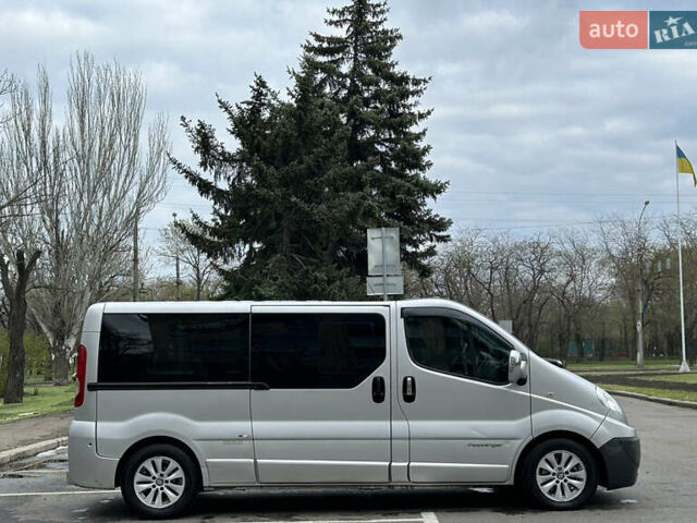 Серый Рено Трафик, объемом двигателя 2 л и пробегом 199 тыс. км за 11999 $, фото 4 на Automoto.ua