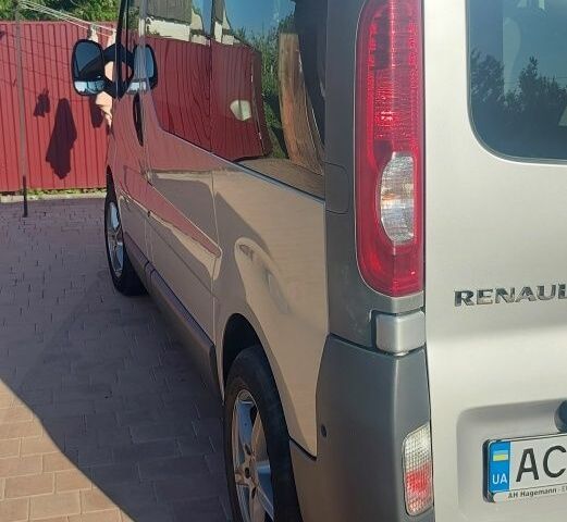 Серый Рено Трафик, объемом двигателя 2 л и пробегом 265 тыс. км за 10600 $, фото 7 на Automoto.ua