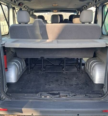 Серый Рено Трафик, объемом двигателя 2 л и пробегом 270 тыс. км за 11800 $, фото 11 на Automoto.ua