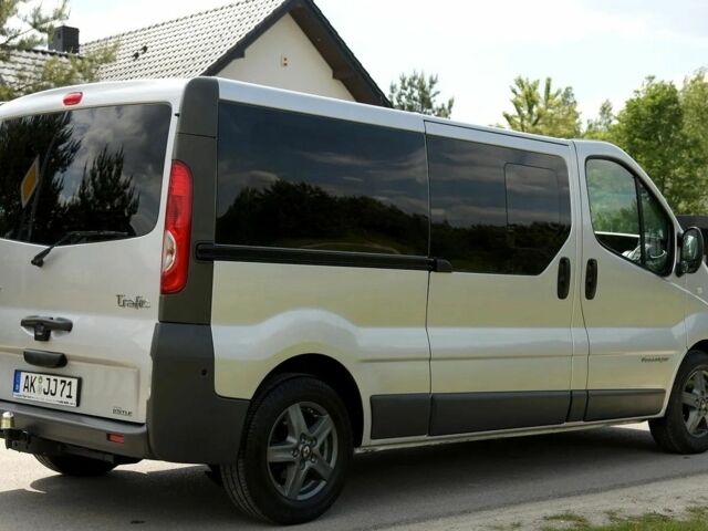Серый Рено Трафик, объемом двигателя 2 л и пробегом 207 тыс. км за 8300 $, фото 4 на Automoto.ua