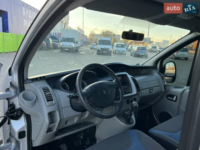 Серый Рено Трафик, объемом двигателя 2 л и пробегом 268 тыс. км за 14200 $, фото 47 на Automoto.ua