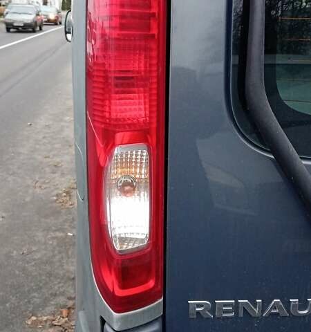 Серый Рено Трафик, объемом двигателя 2 л и пробегом 203 тыс. км за 12300 $, фото 34 на Automoto.ua