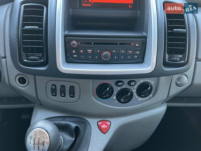 Серый Рено Трафик, объемом двигателя 2 л и пробегом 268 тыс. км за 14200 $, фото 51 на Automoto.ua