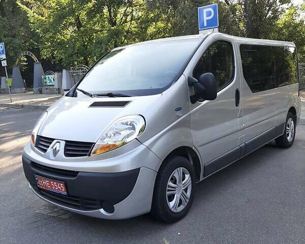 Серый Рено Трафик, объемом двигателя 2 л и пробегом 359 тыс. км за 12950 $, фото 2 на Automoto.ua