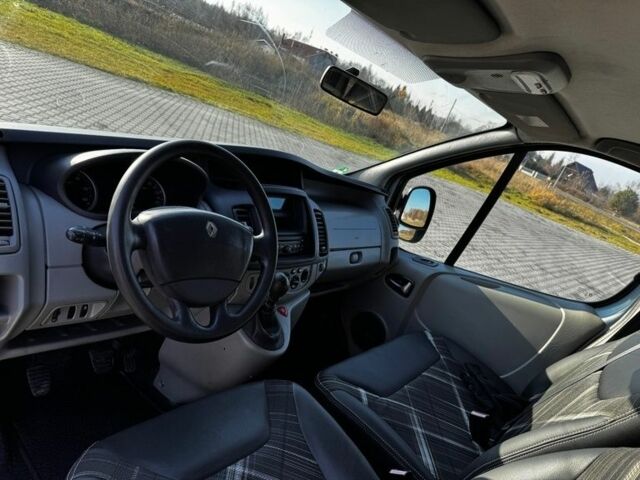 Серый Рено Трафик, объемом двигателя 2 л и пробегом 282 тыс. км за 8300 $, фото 12 на Automoto.ua