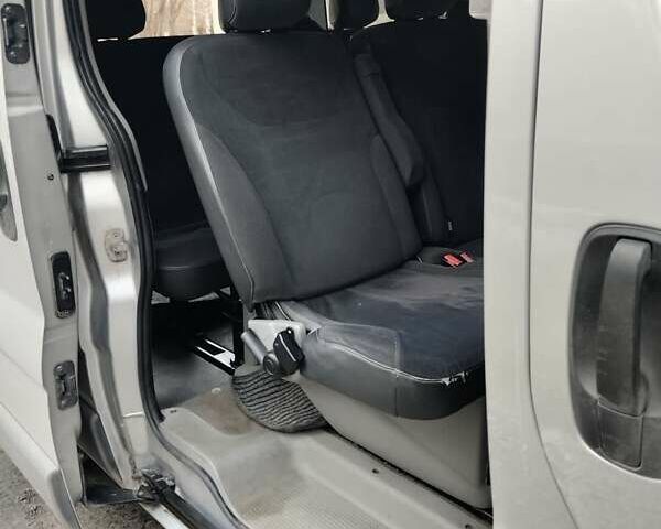 Сірий Рено Трафік, об'ємом двигуна 2 л та пробігом 450 тис. км за 10999 $, фото 20 на Automoto.ua