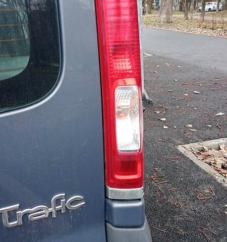 Серый Рено Трафик, объемом двигателя 2 л и пробегом 203 тыс. км за 12300 $, фото 35 на Automoto.ua