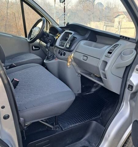 Серый Рено Трафик, объемом двигателя 2 л и пробегом 270 тыс. км за 11800 $, фото 5 на Automoto.ua