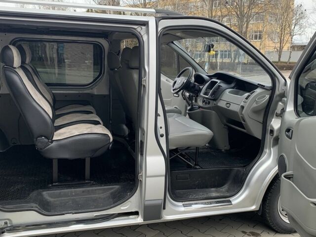 Серый Рено Трафик, объемом двигателя 2 л и пробегом 290 тыс. км за 11500 $, фото 5 на Automoto.ua