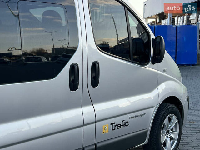 Серый Рено Трафик, объемом двигателя 2 л и пробегом 268 тыс. км за 14200 $, фото 30 на Automoto.ua