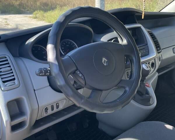 Серый Рено Трафик, объемом двигателя 2 л и пробегом 203 тыс. км за 12300 $, фото 13 на Automoto.ua