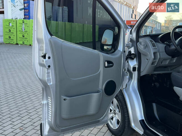 Серый Рено Трафик, объемом двигателя 2 л и пробегом 268 тыс. км за 14200 $, фото 40 на Automoto.ua