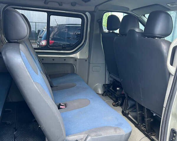 Рено Трафик 2011 в Киеве на Automoto.ua Серый Рено Трафик, объемом двигателя 2 л и пробегом 267 тыс. км за 13000 $, фото 9 на Automoto.ua