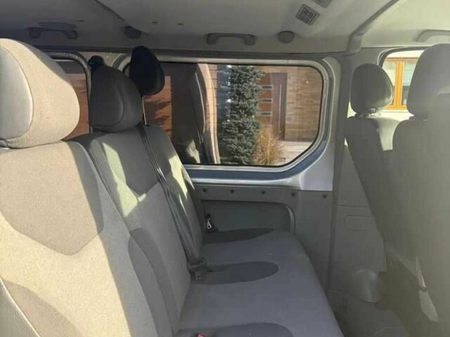 Серый Рено Трафик, объемом двигателя 2 л и пробегом 202 тыс. км за 7800 $, фото 7 на Automoto.ua