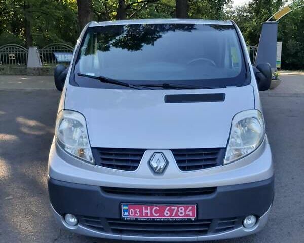 Серый Рено Трафик, объемом двигателя 2 л и пробегом 336 тыс. км за 12650 $, фото 1 на Automoto.ua
