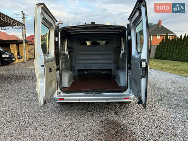 Сірий Рено Трафік, об'ємом двигуна 2.5 л та пробігом 196 тис. км за 13950 $, фото 6 на Automoto.ua