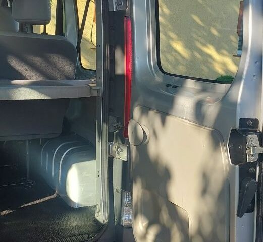 Серый Рено Трафик, объемом двигателя 2 л и пробегом 265 тыс. км за 10600 $, фото 13 на Automoto.ua