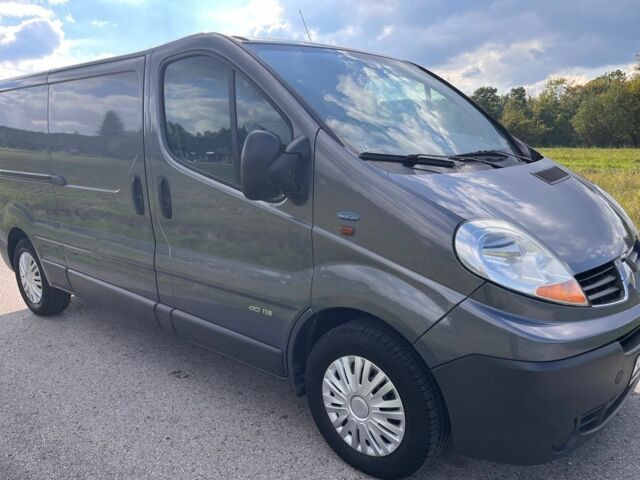 Сірий Рено Трафік, об'ємом двигуна 2 л та пробігом 318 тис. км за 7600 $, фото 2 на Automoto.ua