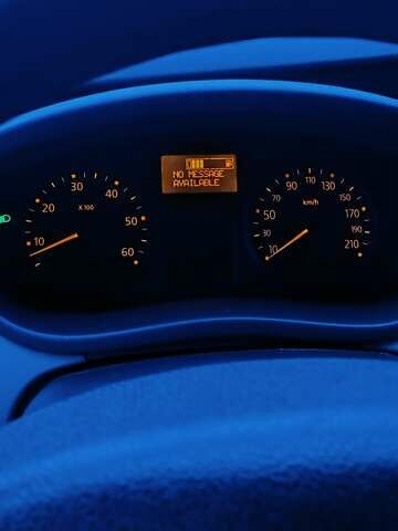 Серый Рено Трафик, объемом двигателя 2 л и пробегом 390 тыс. км за 11500 $, фото 8 на Automoto.ua