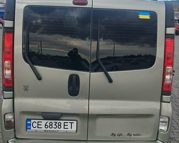 Серый Рено Трафик, объемом двигателя 2 л и пробегом 275 тыс. км за 13200 $, фото 3 на Automoto.ua