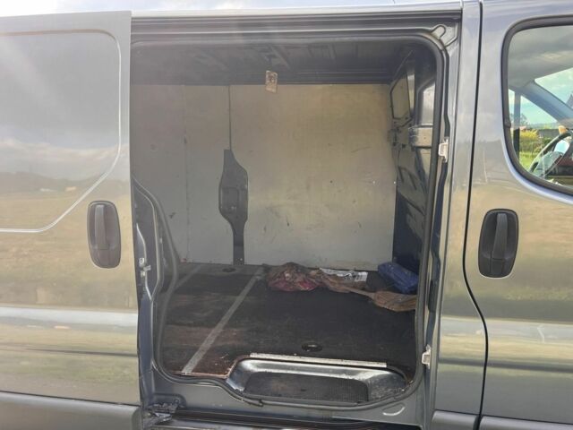 Сірий Рено Трафік, об'ємом двигуна 2 л та пробігом 318 тис. км за 7600 $, фото 13 на Automoto.ua