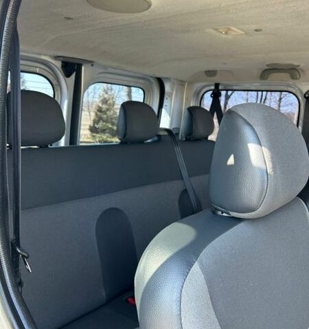 Серый Рено Трафик, объемом двигателя 2 л и пробегом 218 тыс. км за 14499 $, фото 48 на Automoto.ua