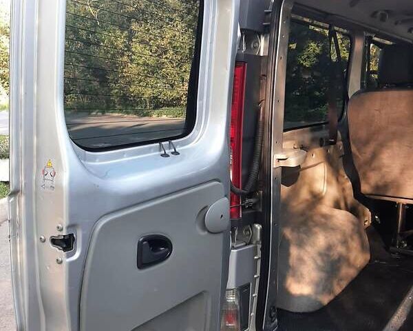 Серый Рено Трафик, объемом двигателя 2 л и пробегом 359 тыс. км за 12950 $, фото 21 на Automoto.ua