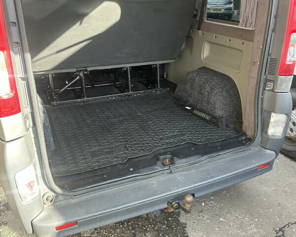 Серый Рено Трафик, объемом двигателя 2.46 л и пробегом 314 тыс. км за 12700 $, фото 16 на Automoto.ua