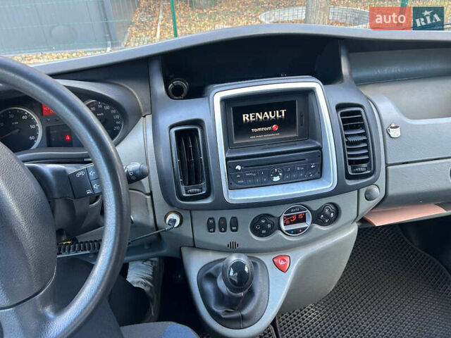 Рено Трафик 2011 в Киеве на Automoto.ua Серый Рено Трафик, объемом двигателя 2 л и пробегом 267 тыс. км за 13000 $, фото 7 на Automoto.ua