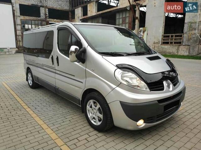 Серый Рено Трафик, объемом двигателя 2.5 л и пробегом 303 тыс. км за 12600 $, фото 5 на Automoto.ua