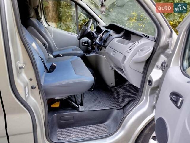 Сірий Рено Трафік, об'ємом двигуна 2 л та пробігом 330 тис. км за 12750 $, фото 15 на Automoto.ua