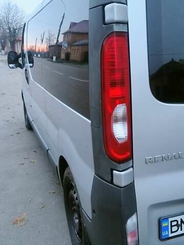 Серый Рено Трафик, объемом двигателя 2 л и пробегом 390 тыс. км за 11500 $, фото 5 на Automoto.ua