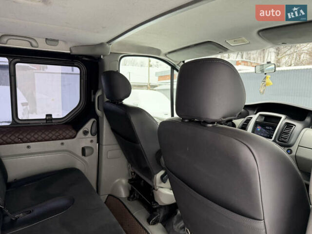 Серый Рено Трафик, объемом двигателя 2.5 л и пробегом 329 тыс. км за 11000 $, фото 62 на Automoto.ua