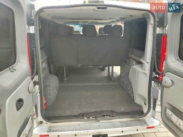 Серый Рено Трафик, объемом двигателя 2.5 л и пробегом 302 тыс. км за 12850 $, фото 70 на Automoto.ua