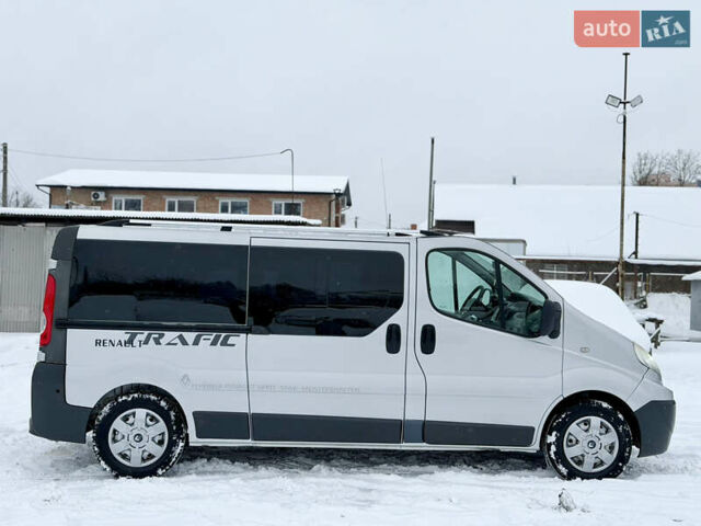 Серый Рено Трафик, объемом двигателя 2.5 л и пробегом 329 тыс. км за 11000 $, фото 20 на Automoto.ua