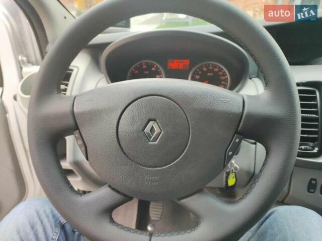 Серый Рено Трафик, объемом двигателя 2.5 л и пробегом 303 тыс. км за 12600 $, фото 53 на Automoto.ua