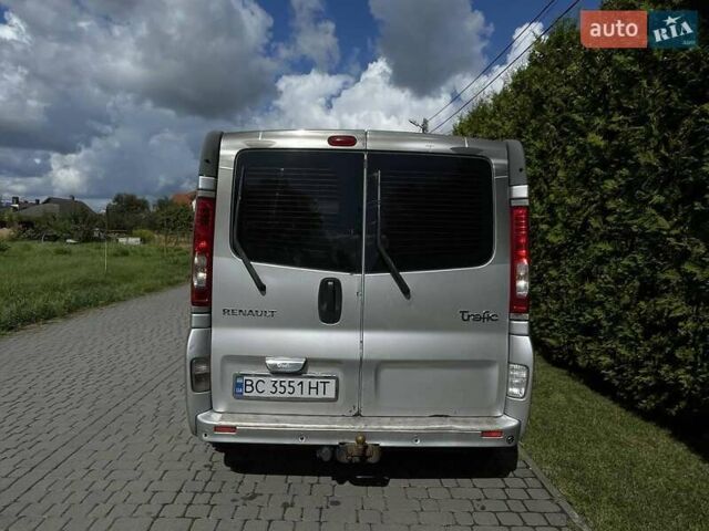 Серый Рено Трафик, объемом двигателя 2 л и пробегом 254 тыс. км за 10900 $, фото 6 на Automoto.ua