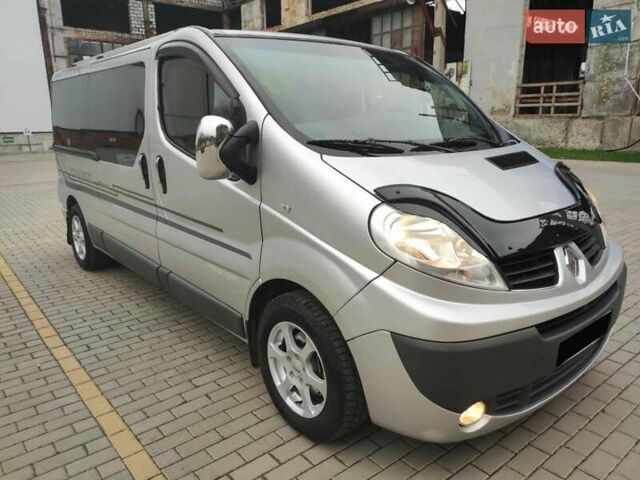 Серый Рено Трафик, объемом двигателя 2.5 л и пробегом 302 тыс. км за 12850 $, фото 13 на Automoto.ua