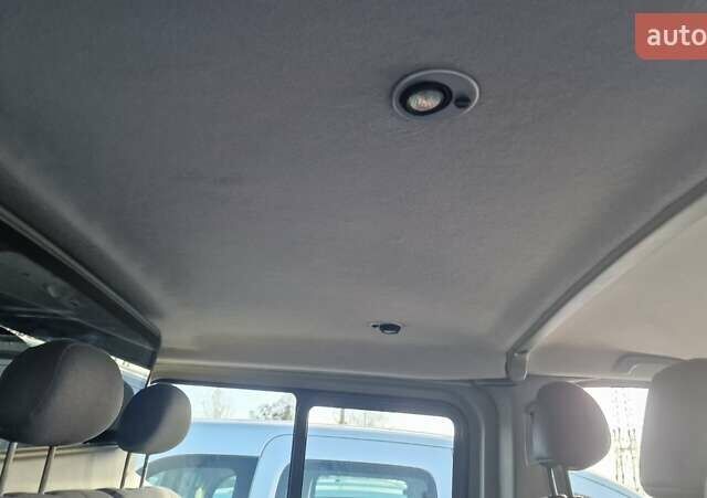 Серый Рено Трафик, объемом двигателя 2.5 л и пробегом 196 тыс. км за 14900 $, фото 1 на Automoto.ua