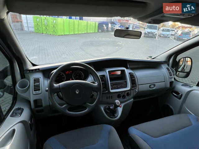 Серый Рено Трафик, объемом двигателя 2 л и пробегом 268 тыс. км за 14200 $, фото 53 на Automoto.ua