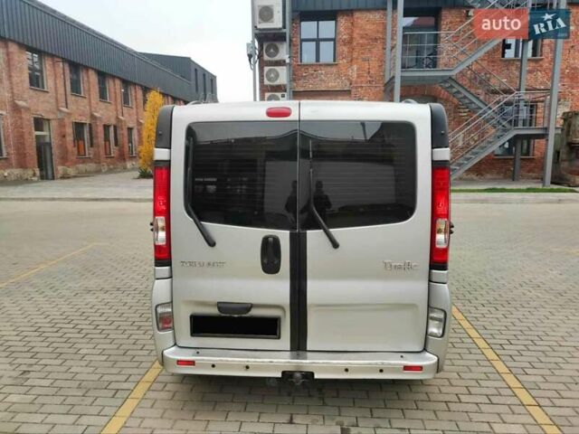 Серый Рено Трафик, объемом двигателя 2.5 л и пробегом 303 тыс. км за 12600 $, фото 27 на Automoto.ua