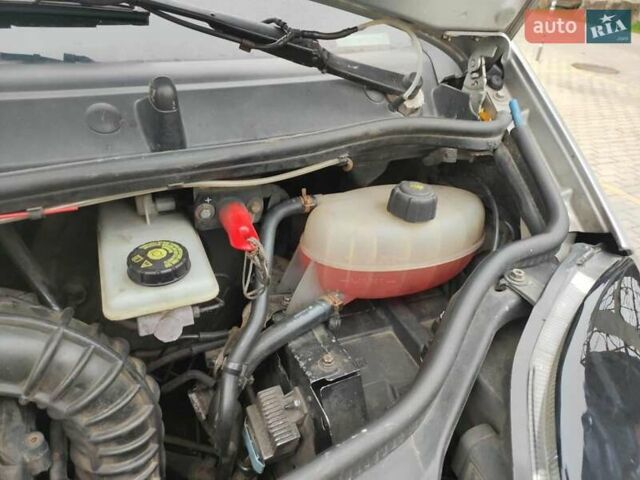 Серый Рено Трафик, объемом двигателя 2.5 л и пробегом 303 тыс. км за 12600 $, фото 38 на Automoto.ua