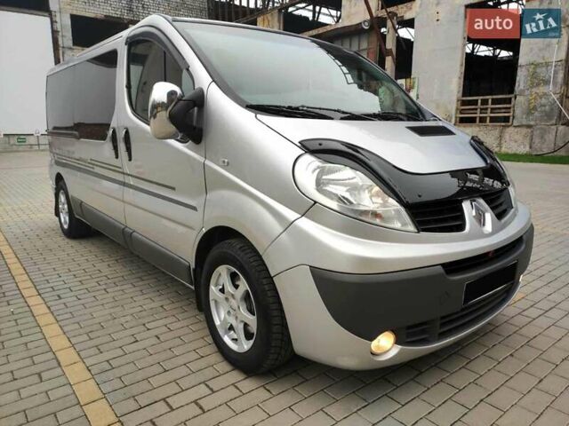 Серый Рено Трафик, объемом двигателя 2.5 л и пробегом 302 тыс. км за 12850 $, фото 22 на Automoto.ua