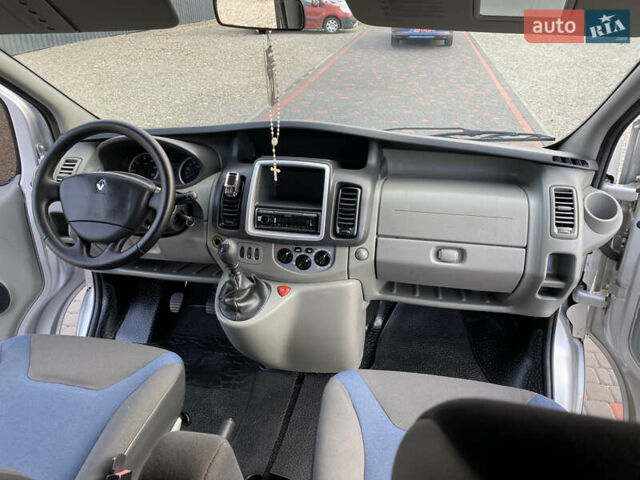 Сірий Рено Трафік, об'ємом двигуна 2 л та пробігом 348 тис. км за 12700 $, фото 33 на Automoto.ua