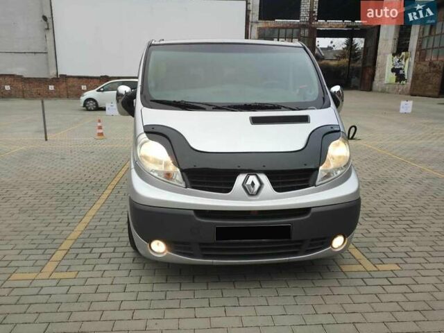Серый Рено Трафик, объемом двигателя 2.5 л и пробегом 302 тыс. км за 12850 $, фото 11 на Automoto.ua