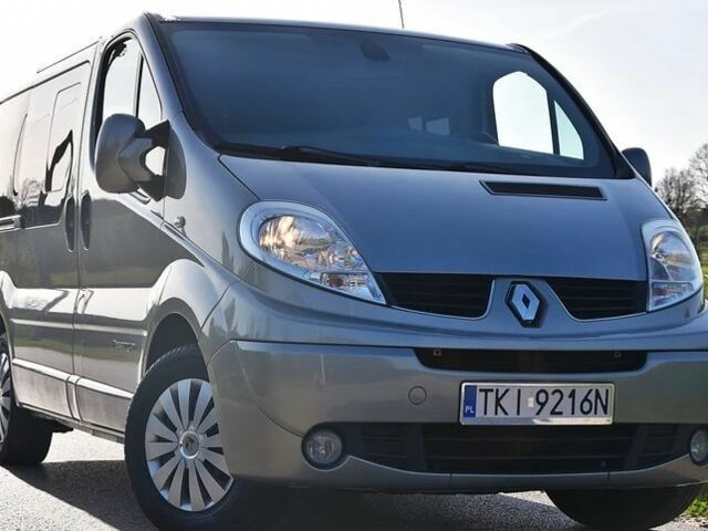 Сірий Рено Трафік, об'ємом двигуна 2 л та пробігом 260 тис. км за 7900 $, фото 1 на Automoto.ua