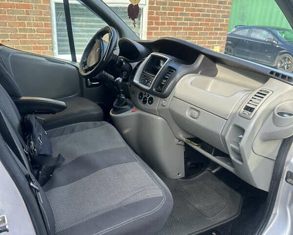 Серый Рено Трафик, объемом двигателя 2.46 л и пробегом 314 тыс. км за 12700 $, фото 11 на Automoto.ua