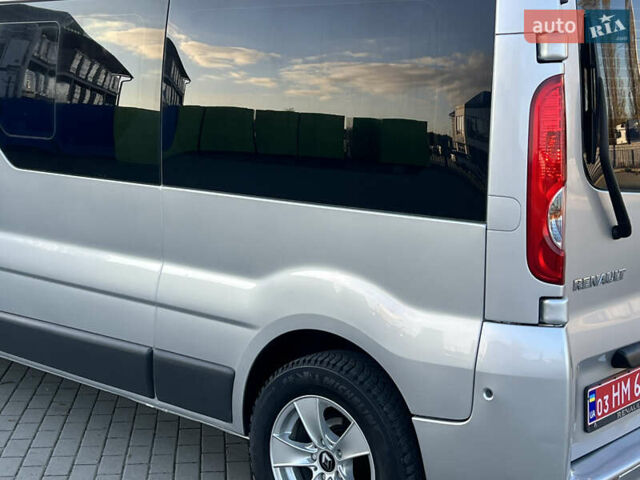 Серый Рено Трафик, объемом двигателя 2 л и пробегом 268 тыс. км за 14200 $, фото 24 на Automoto.ua